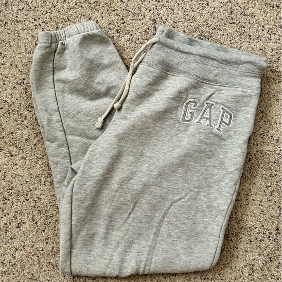2 Gap Logo Fleece Joggers Bundle - Picture 2 of 9